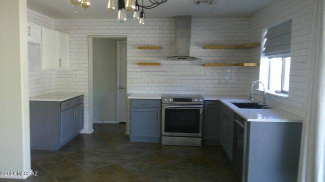 21121 E Legend Drive, Red Rock, AZ 85145