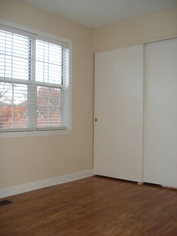 1115 Regency Court, Schaumburg, IL 60193