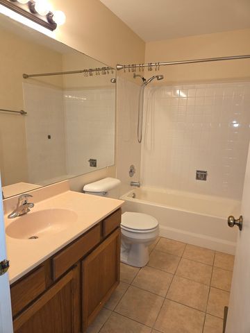 1115 Regency Court, Schaumburg, IL 60193