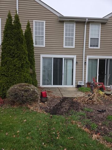 1115 Regency Court, Schaumburg, IL 60193