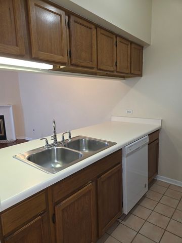 1115 Regency Court, Schaumburg, IL 60193