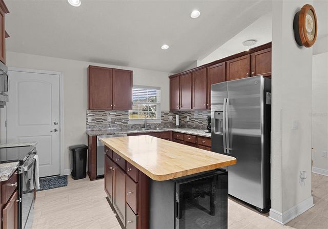 403 EDITH DRIVE, Fruitland Park, FL 34731