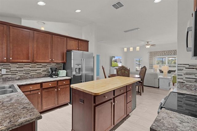 403 EDITH DRIVE, Fruitland Park, FL 34731