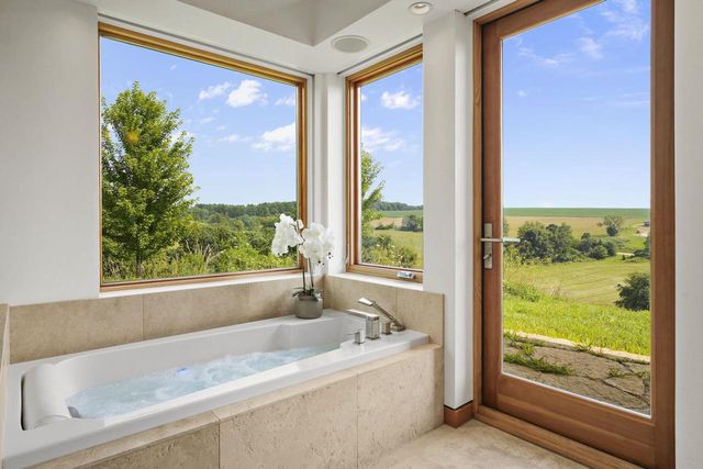 8680 Messerschmidt Drive, Verona, WI 53593