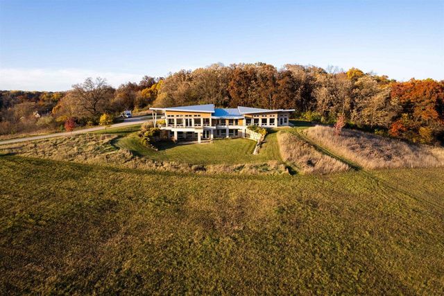 8680 Messerschmidt Drive, Verona, WI 53593