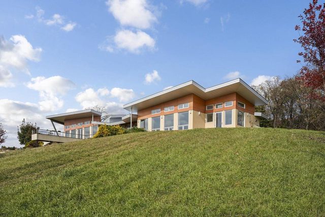 8680 Messerschmidt Drive, Verona, WI 53593