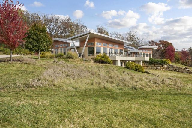 8680 Messerschmidt Drive, Verona, WI 53593