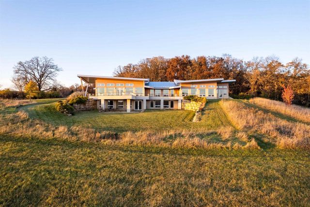 8680 Messerschmidt Drive, Verona, WI 53593