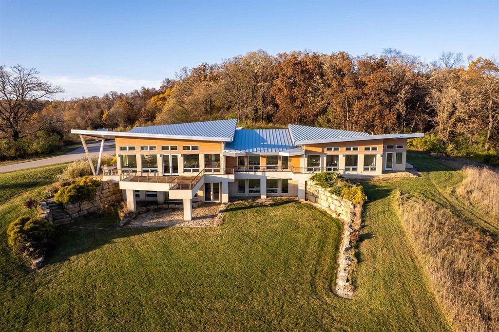 8680 Messerschmidt Drive, Verona, WI 53593