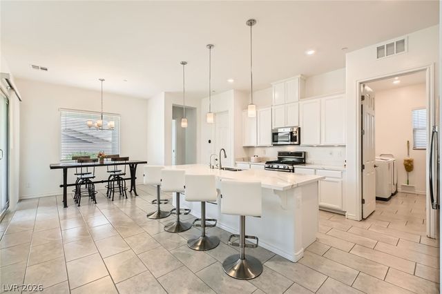 498 Pebble Run Avenue, Henderson, NV 89011