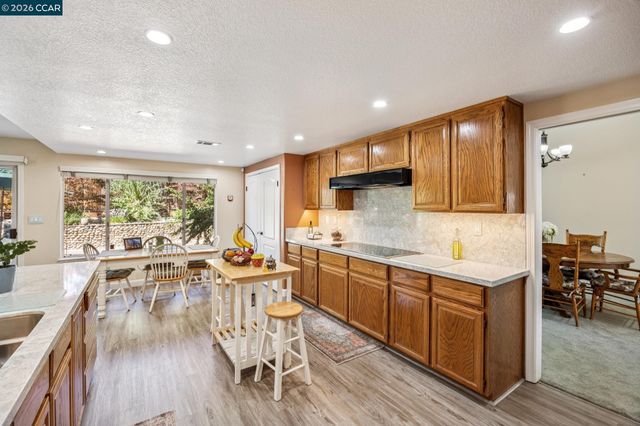 612 Clear Lake St, Danville, CA 94506