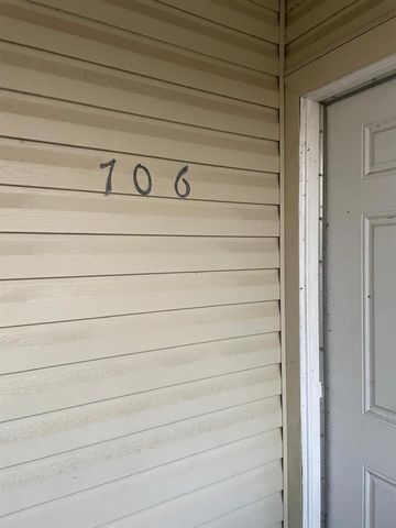 7600 Emmett F Lowry Expressway 706, Texas City, TX 77591