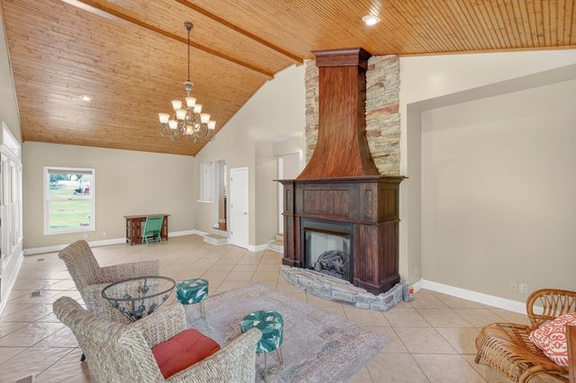 111 Countrywood Dr, Lebanon, TN 37087