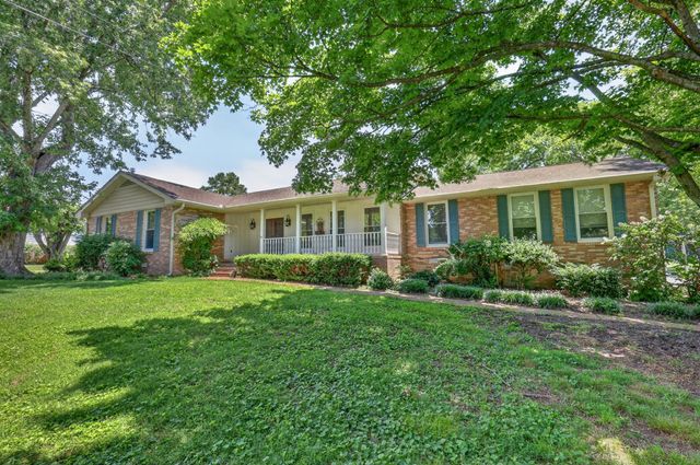 111 Countrywood Dr, Lebanon, TN 37087