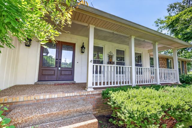 111 Countrywood Dr, Lebanon, TN 37087
