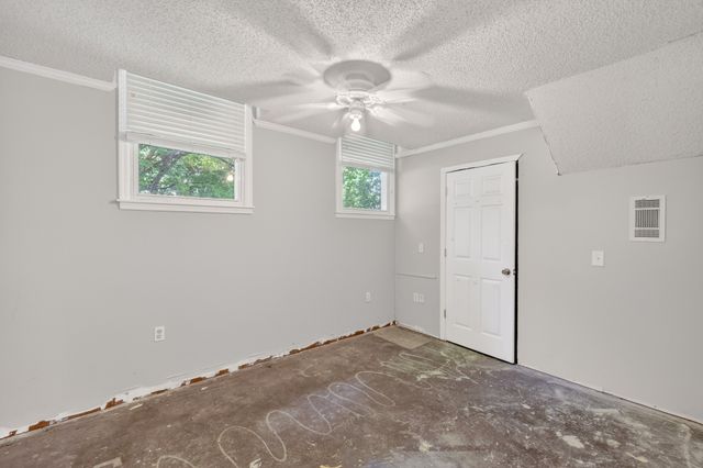 111 Countrywood Dr, Lebanon, TN 37087