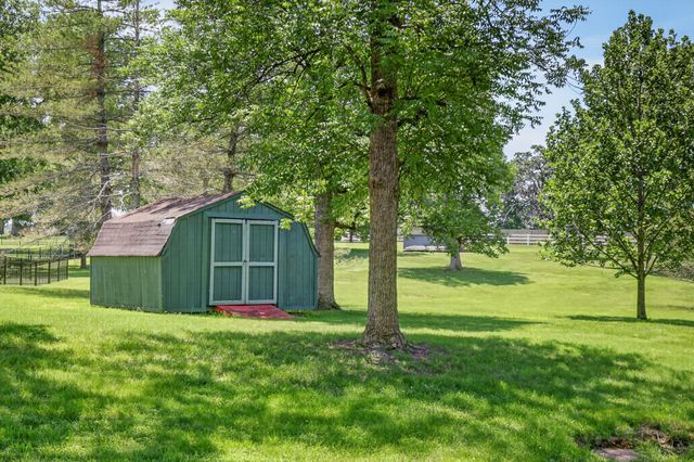 111 Countrywood Dr, Lebanon, TN 37087