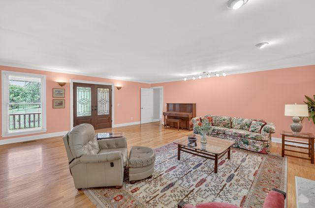 111 Countrywood Dr, Lebanon, TN 37087