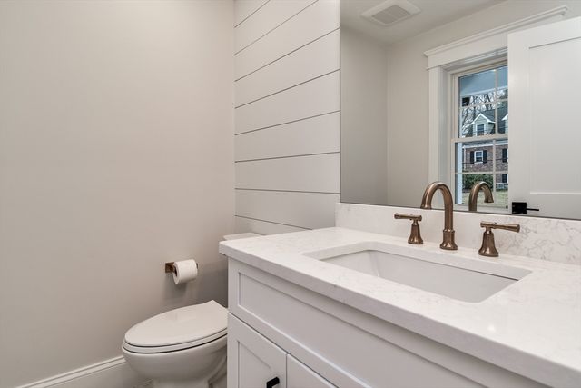 10 Nolin St, Natick, MA 01760