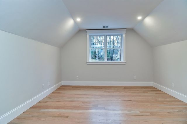 10 Nolin St, Natick, MA 01760