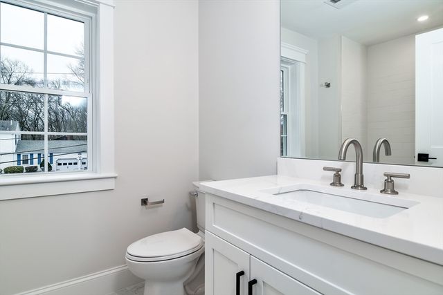 10 Nolin St, Natick, MA 01760