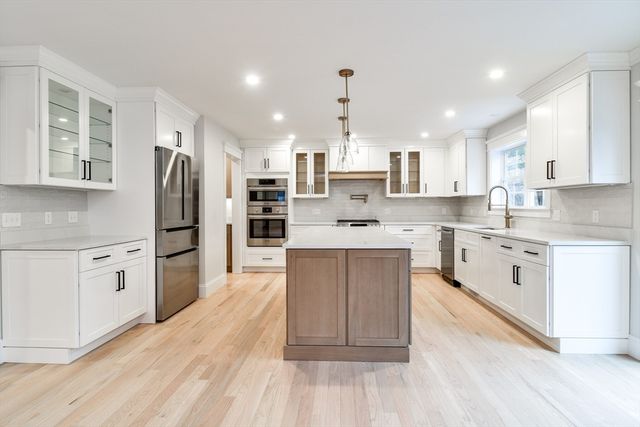 10 Nolin St, Natick, MA 01760