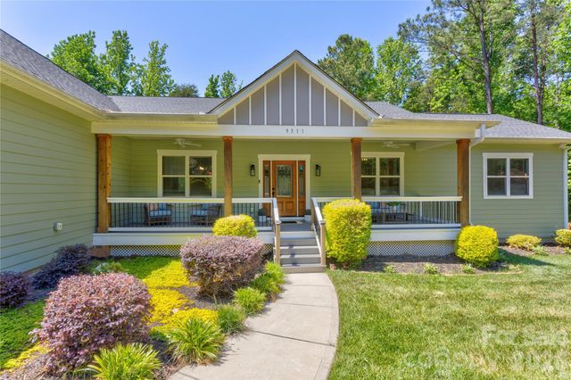 9311 Willowglen Trail, Charlotte, NC 28215