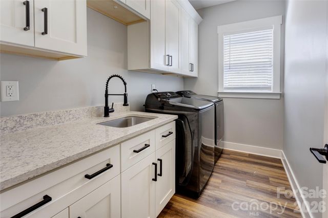 9311 Willowglen Trail, Charlotte, NC 28215