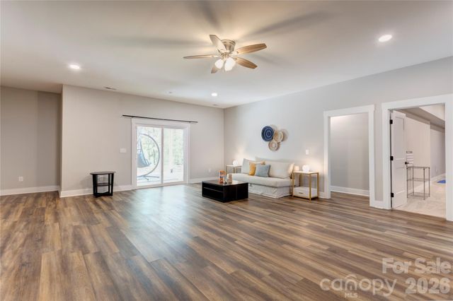 9311 Willowglen Trail, Charlotte, NC 28215