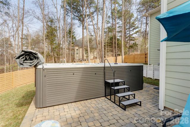 9311 Willowglen Trail, Charlotte, NC 28215