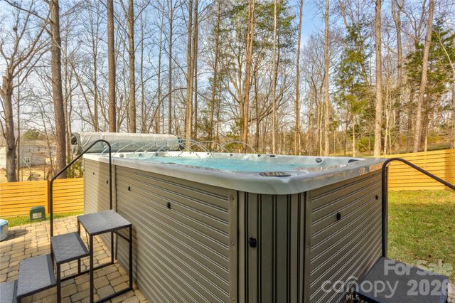 9311 Willowglen Trail, Charlotte, NC 28215