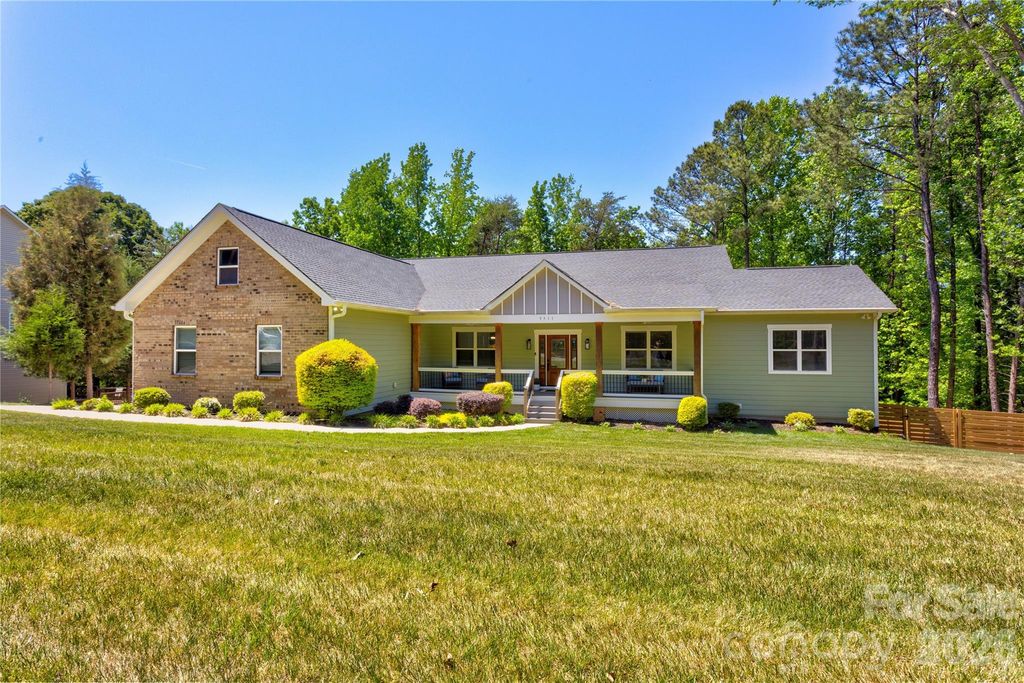 9311 Willowglen Trail, Charlotte, NC 28215