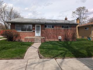 318 Royal Park Lane Lane, Madison Heights, MI 48071