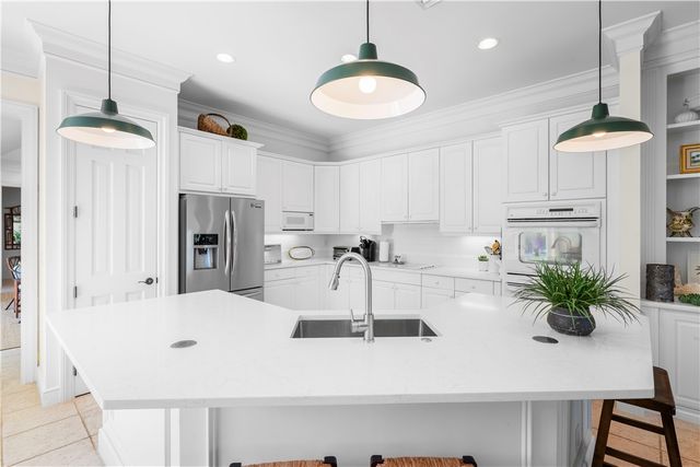 704 Grove Place, Vero Beach, FL 32963