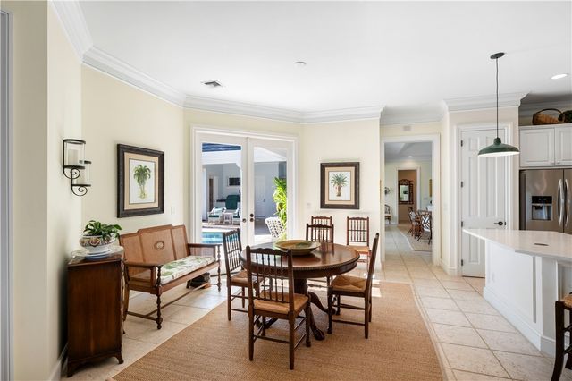 704 Grove Place, Vero Beach, FL 32963