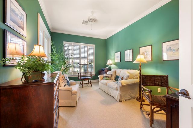 704 Grove Place, Vero Beach, FL 32963