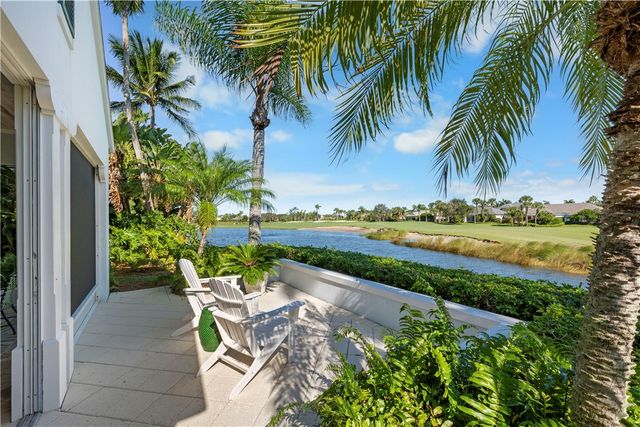 704 Grove Place, Vero Beach, FL 32963