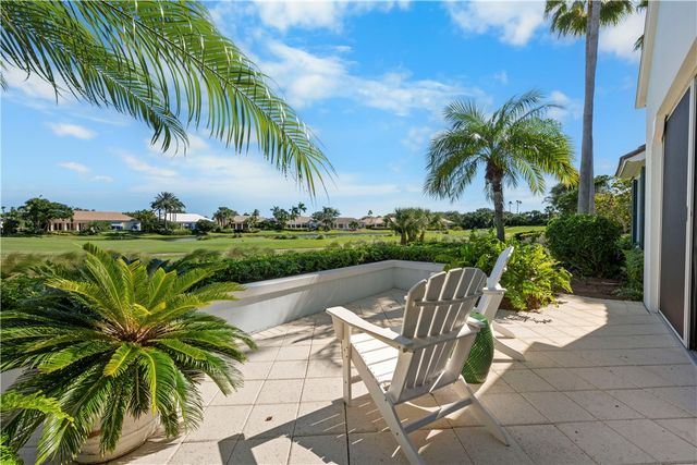 704 Grove Place, Vero Beach, FL 32963