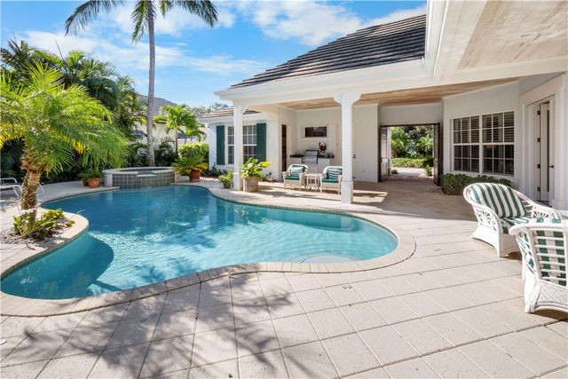 704 Grove Place, Vero Beach, FL 32963