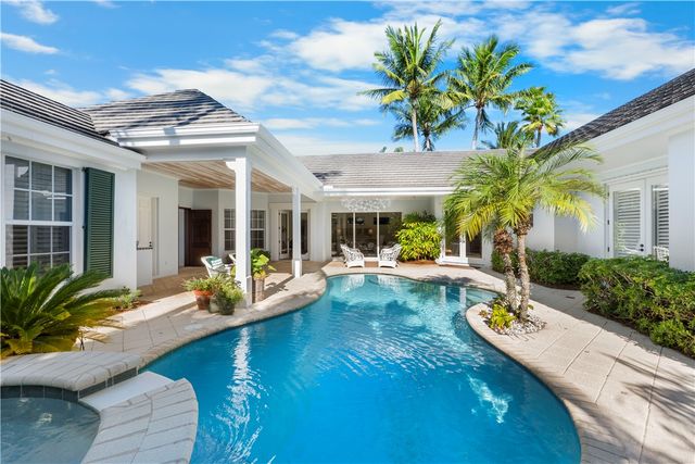 704 Grove Place, Vero Beach, FL 32963