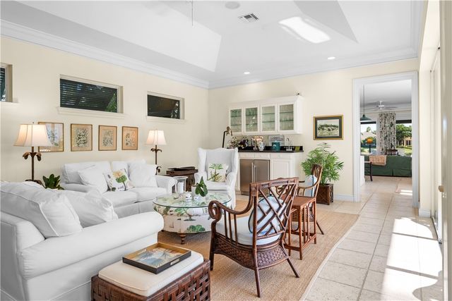 704 Grove Place, Vero Beach, FL 32963