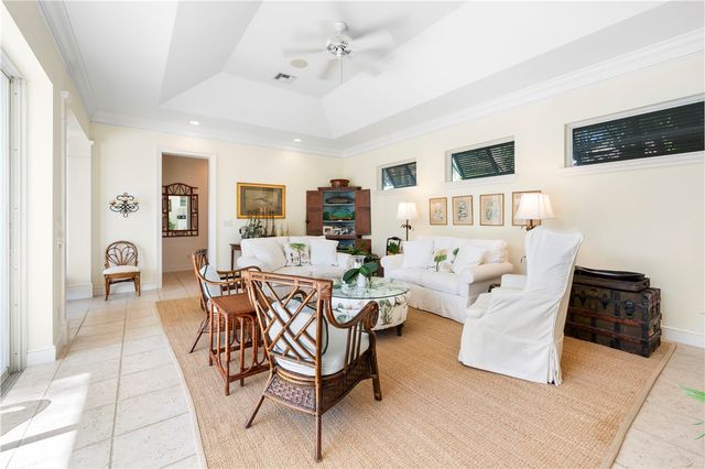 704 Grove Place, Vero Beach, FL 32963