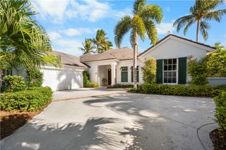 704 Grove Place, Vero Beach, FL 32963