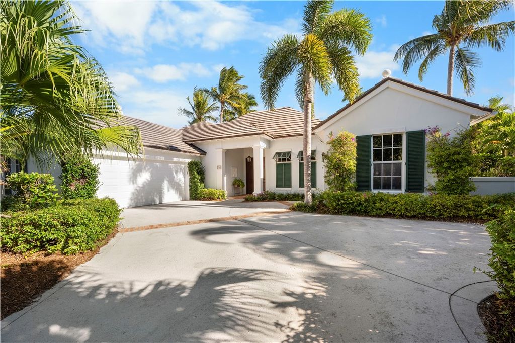 704 Grove Place, Vero Beach, FL 32963