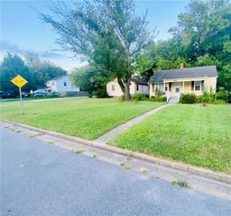 1305 Hoover AVE, Chesapeake, VA 23324