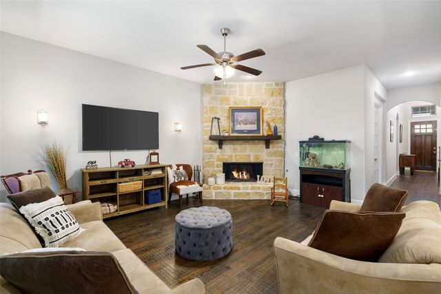 191 Daniel Drive, Van Alstyne, TX 75495