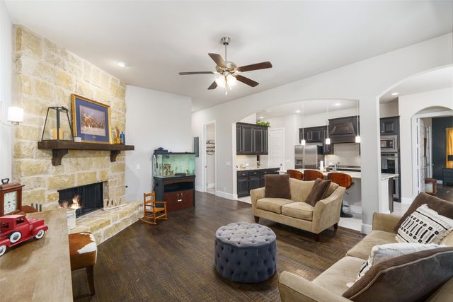 191 Daniel Drive, Van Alstyne, TX 75495