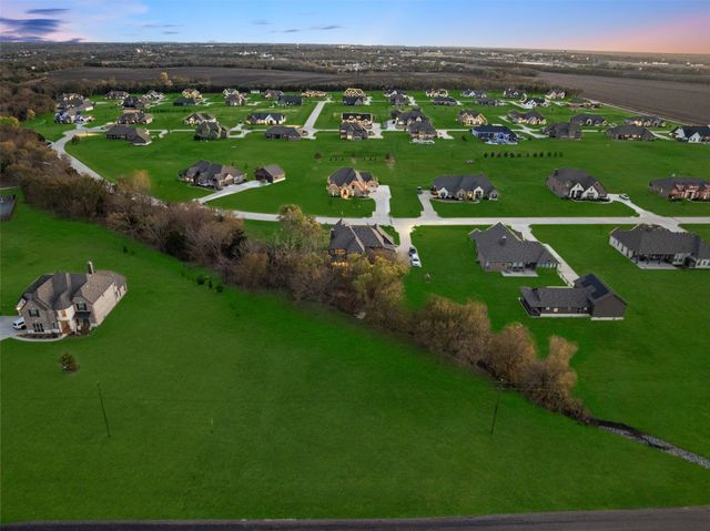 191 Daniel Drive, Van Alstyne, TX 75495