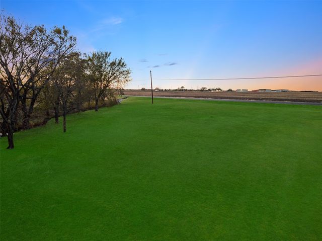 191 Daniel Drive, Van Alstyne, TX 75495