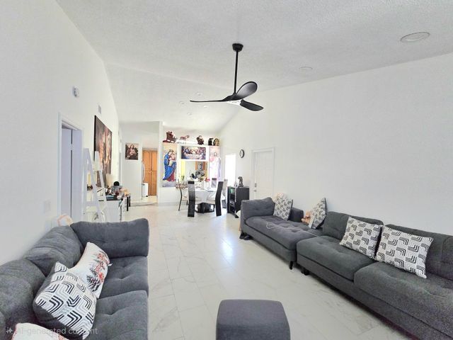 1530 Royal Forest Court, West Palm Beach, FL 33406